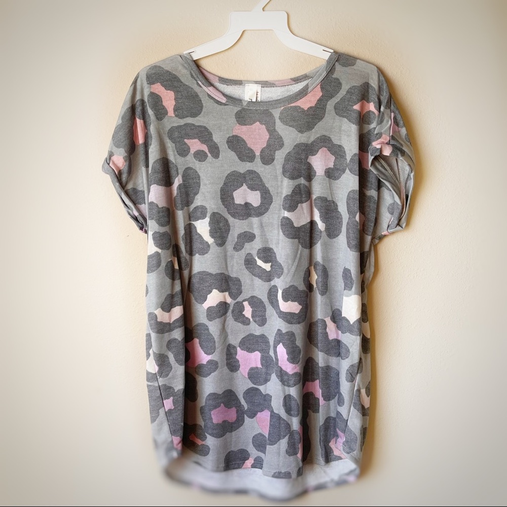 ⭐️Host Pick⭐️ Leopard Animal Print. Sizes S M L XL